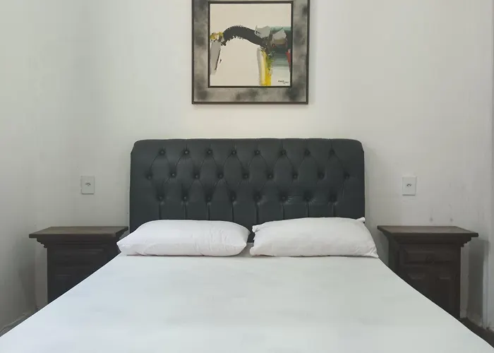 Pousada Marduk Excelente localização suites simples com banheiro privativo tudo básico local ideal para hóspedes que não são exigentes Teresópolis
